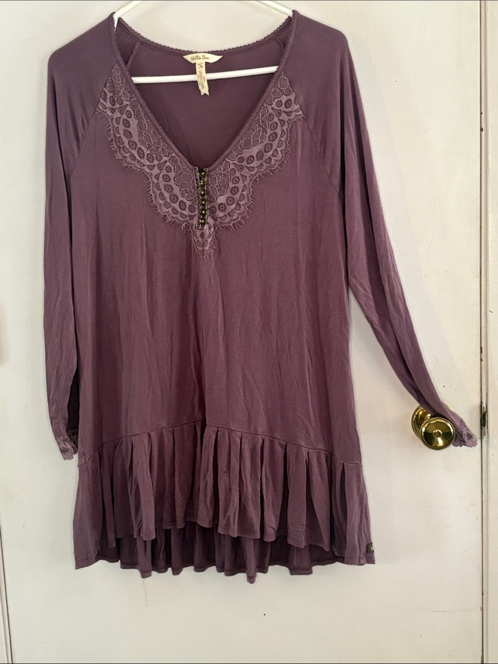 Matilda Jane's dusty purple long sleeve lace trimmed top with ruffle Size Medium